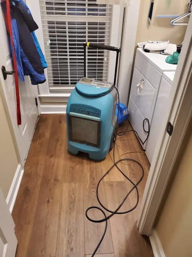 Commercial dehumidifier deployed for Crawl Space Restoration in Kahului